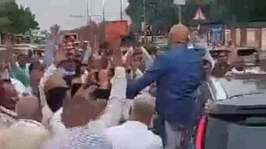 पिंड्रा: कांग्रेस के प्रदेश अध्यक्ष अजय राय पदभार ग्रहण करने हेतु वाराणसी से लखनऊ के लिए हुए रवाना, बाबतपुर में जुटी भीड़