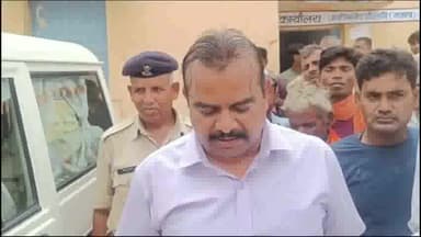 गौरिहार: जुड़गुड़ू के ग्रामीणों के द्वारा सड़क निर्माण की मांग को लेकर दिए गए ज्ञापन पर एसडीएम बोले- जल्द किया जाएगा समाधान