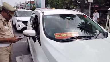 रायबरेली: सिविल लाइन में शासन के सख्त निर्देश के बाद वाहनों पर लिखा जाति सूचक व धार्मिक शब्दों को लेकर पुलिस कर रही कार्रवाई