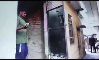 सुल्तानपुर: घरहां खुर्द में कुर्की की कार्रवाई शुरू होने पर अधिवक्ता हत्याकांड के ₹1 लाख के ईनामिया आरोपी ने कोर्ट में किया सरेंडर