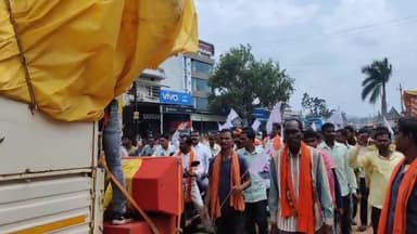 केशकाल । पूर्व कलेक्टर नीलकंठ टेकाम अपने हजारो समर्थकों के साथ भाजपा में हुए सामिल ।