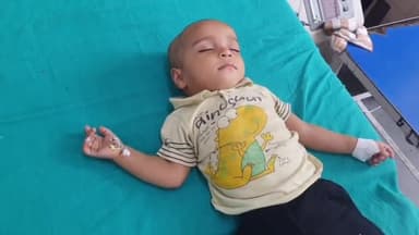 रामपुर: शुक्रवार को मुहल्ला पीला तालाब पर 10 महीने की बच्ची खेलने के दौरान करंट की चपेट में आने से हुई घायल, ज़िला अस्पताल भर्ती