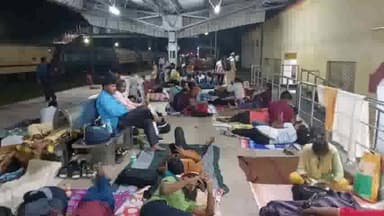 गोपालगंज: गोपालगंज में BPSC की परीक्षा देने आए परीक्षार्थियों को नहीं मिला कमरा, ज्यादा रेट होने के कारण स्टेशन पर गुजारनी पड़ी रात