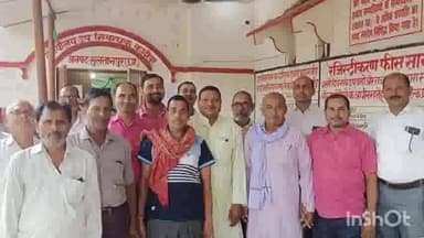 कादीपुर: सुलतानपुर:कादीपुर तहसील परिसर में उपनिबंधक कार्यालय पर स्टाम्प वेंडरों ने अपनी मांगों के समर्थन में किया धरना-प्रदर्शन