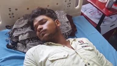 रामपुर: सब्ज़ी मण्डी स्वार के निकट तेज़ रफ़्तार ट्रक ने मोटरसाइकिल को मारी टक्कर, हादसे में एक युवक घायल ज़िला अस्पताल में भर्ती