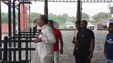 खाचरौद: तहसील के खाचरौद रोड पर सामाजिक संस्था द्वारा युवाओं को फिटनेस उपकरण प्रदान किया गया