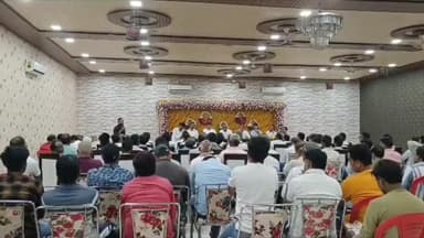 गंगरार: कांग्रेस शहर ब्लॉक पधाधिकारियो एव चंदेरिया मंडल कार्यकर्ताओ की बैठक हुई, कांग्रेस पार्टी मे ऊच-नीच नहीं होती:राज्यमंत्री