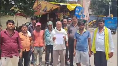 मोठ: कोतवाली मोंठ में ईरिक्शा चालकों के खिलाफत  हाथ ठेला चालक तथा थ्री व्हीलर लोडर वाहनों की स्वामियों ने दिया प्रार्थना पत्र