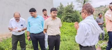 टीकमगढ़: बनेरा ग्राम पंचायत में विकास कार्यों का जिला पंचायत के मुख्य कार्यपालिका अधिकारी ने किया निरीक्षण