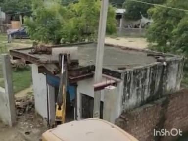आगरा: तहसील सदर स्थित सरगर खेड़ा में सरकारी जमीन पर अवैध कब्जे पर चला प्रशासन का बुलडोजर