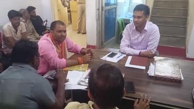 हाथरस: कोतवाली हाथरस गेट पर अगस्त माह के चौथे शनिवार को समाधान दिवस का किया गया आयोजन, राजस्व टीम ने सुनी जनता की समस्याएं