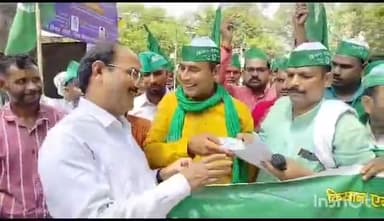 बरेली: टोल माफ करने की मांग को लेकर किसान एकता संघ ने जिलाधिकारी कार्यालय में दिया ज्ञापन