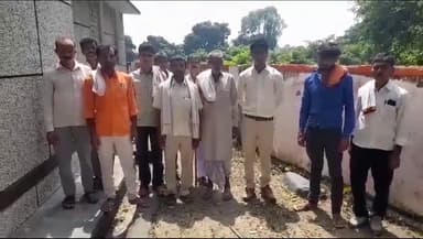 बदायूं: हर्रामपुर गांव में भैंस की पूंछ के सहारे राम गंगा नदी पार करते समय एक युवक गंगा नदी में डूबा मौत हुई