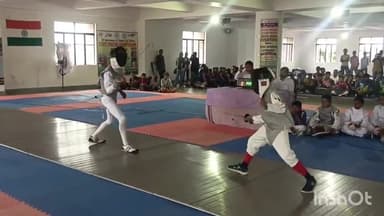 लखीसराय: जिला खेल भवन में दो दिवसीय सब जूनियर राज्य स्तरीय तलवारबाजी का हुआ शुभारंभ, 15 जिले के खिलाड़ी हुए शामिल