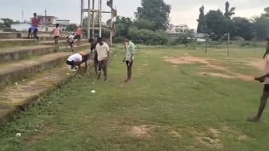 प्री एवम् पोस्ट मैट्रिक बालक छात्रावास केशकाल के छात्रों द्वारा बोरगांव केशकाल मिनी स्टेडियम का साफ सफाई किया गया..