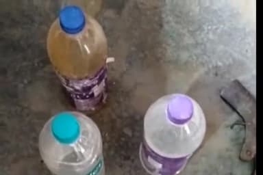 सूरजगढ़: खावा चंद्रटोला गांव में शराब के खिलाफ छापेमारी करने गई पुलिस ने शराब के साथ गोली एवं देशी कट्टा किया जब्त