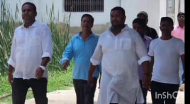 संपतचक: जल जमाव वाले क्षेत्रों का जायजा लेने इलाही बाग से खेमनीचक तक पहुंचे संपतचक नगर परिषद के मुख्य पार्षद