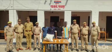 मनकापुर: मनकापुर पुलिस ने बड़का मऊ निर्मल कोरी के मड़हा से अवैध असलहा बनाने की फैक्ट्री का किया भंडाफोड़, 4 को किया गिरफ्तार