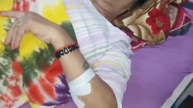 रामपुर: थाना सिविल लाइन क्षेत्र के कचहरी के सामने चार्जिंग रिक्शा पलटने से एक महिला गिरकर घायल हुई जिला अस्पताल में भर्ती उपचार