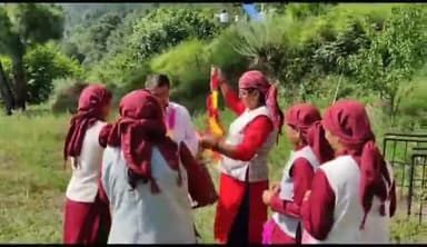 कुमारसैन: जिला परिषद सदस्य उज्वलसेन मेहता ने बड़ागांव पंचायत के ओडाधार में महिला मंडल सदस्यों से की मुलाकात, सुनी समस्याएं