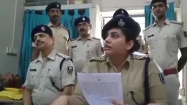 पटना ग्रामीण: शास्त्री नगर पुलिस ने डॉक्टर्स कॉलोनी से ₹10 लाख और 11 ATM के साथ 4 साइबर ठगों को किया गिरफ्तार, सदर ASP ने दी जानकारी