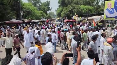 गंगानगर: सिंचाई के लिए पानी की मांग को लेकर किसानों ने ट्रैक्टर ट्रालियों से जिला कलेक्ट्रेट का किया घेराव