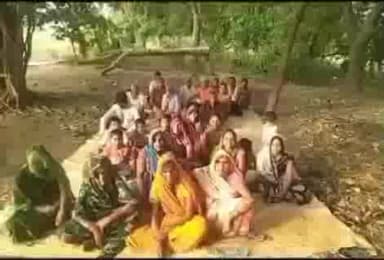 हसेरन: भगवंतपुर गांव में अवैध रूप से बिक रही शराब पर रोक लगाने के लिए महिलाओं ने किया प्रदर्शन, बंद करने की मांग की