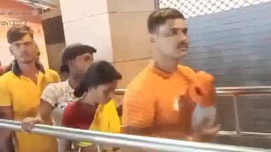 सावन के आखिरी सोमवार पर बाबा विश्वनाथ धाम में देर रात से लगी भक्तों की कतार