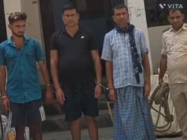 गोपालगंज: न्यायालय के आदेश पर जादोपुर पुलिस ने जादोपुर शुक्ल से दो वारंटी सहित तीन को गिरफ्तार कर न्यायिक हिरासत में भेजा जेल