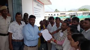 अजयगढ़: अजयगढ पटवारी संघ 5 सूत्रीय मांगों को लेकर गए हड़ताल पर, मुख्यमंत्री के नाम तहसीलदार को सौंपा ज्ञापन