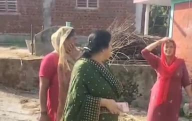 खुंडियां: जिला परिषद सदस्य सुदेश कुमारी ने किया आपदा से प्रभावित गांव पुखरू का दौरा, 13 परिवार बेघर, स्कूल में रहने को मजबूर