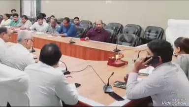 सुल्तानपुर: जिलाधिकारी की अध्यक्षता में कलेक्ट्रेट सभागार में जनपद स्तरीय टास्कफोर्स समिति की बैठक हुई आयोजित