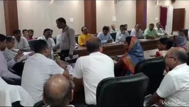 सुल्तानपुर: मुख्य विकास अधिकारी की अध्यक्षता में प्रेरणा सभागार में उद्योग बंधु की बैठक हुई आयोजित