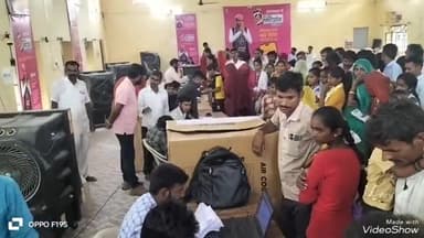 जालौर: जालौर में इंदिरा गांधी स्मार्टफोन योजना के तहत लाभार्थियों को बांटे गए मोबाइल अधिकारियों की मॉनिटरिंग में चल रहा शिविर।