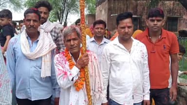 नांगल राजावतान: नांगल राजावतान क्षेत्र के गांव राजपुरा में ठाकुर जी मंदिर से निकाली फटान बाबा की पैदल यात्रा