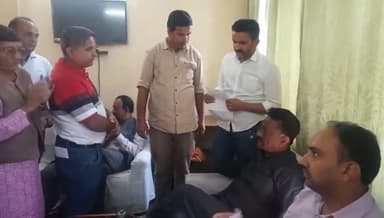 कुमारसैन: कुमारसैन में विधायक कुलदीप सिंह राठौर ने सुनी लोगों की समस्याएं...