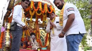 हुज़ूर: चक्की चौराहे में आयोजित शिव सवारी में शामिल होने पहुंचे कांग्रेस विधायक पीसी शर्मा