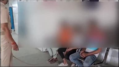 डेहरी: पूर्व में जदयू नेता से मारपीट करने के मामले में नगर थाने की पुलिस ने तीन आरोपियों को मोहन बीघा से किया गिरफ्तार