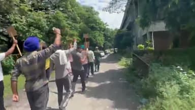 ਪਠਾਨਕੋਟ: ਰਣਜੀਤ ਸਾਗਰ ਡੈਮ ਦੇ ਚੀਫ਼ ਇੰਜੀਨੀਅਰ ਦਫਤਰ ਦੇ ਬਾਹਰ 32 ਬਰਖ਼ਾਸਤ ਮੁਲਾਜਮਾ ਦੀ ਹੜਤਾਲ ਅੱਜ 119ਵੇੰ ਦਿਨ ਵੀ ਜਾਰੀ ਰਹੀ