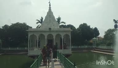 मुंगेर: जिला मुख्यालय सहित अन्य क्षेत्रों में सावन की आठवीं सोमवारी पर श्रद्धालुओं की उमड़ी भीड़, किया गया पूजा- पाठ