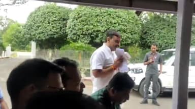 बीना: पीडब्ल्यूडी रेस्ट हाउस में प्रवास पर आए उन्नाव विधायक ने की प्रेसवार्ता, बीना जिला बनाए जाने को लेकर दी अग्रिम बधाई