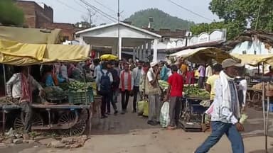 अजयगढ़: पुराने बस स्टैंड में रोड किनारे लगने वाली दुकानों को नगर परिषद ने हटाकर कराई व्यवस्थित, यातायात हुआ बहाल: सीएमओ