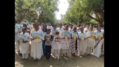 इकौना: भगवान बुद्ध की तपोस्थली कटरा श्रावस्ती में बौद्ध अनुयायियों ने की विशेष पूजा