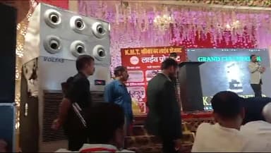 जब तुम ऊपर उड़ते हो ! 
लोग तुम पर पत्थर फेकेंगे !!
नीचे मत देखो बस उपर उड़ते जाओ !
             ताकि वे पत्थर तुम तक नहीं पहुंचे. !!