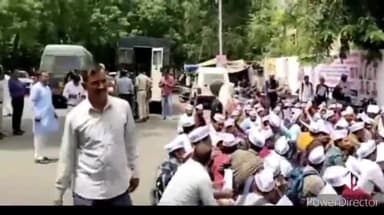 हुज़ूर: बीजेपी कार्यालय भोपाल के बाहर बैठे ओबीसी अभ्यर्थियों से मिले बीजेपी प्रदेश अध्यक्ष बीडी शर्मा, आश्वासन देकर भेजा वापस