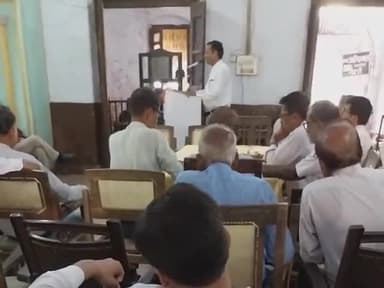 बहराइच: जिला बार एसोसिएशन सभागार में अधिवक्ताओं ने साधारण सभा की बैठक का किया आयोजन, हुए न्यायिक कार्य से विरत