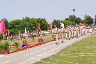 सिंगरौली: पुलिस लाइन पचौर पहुंचकर पुलिस उप महानिरीक्षक के द्वारा वार्षिक परेड का किया गया निरीक्षण