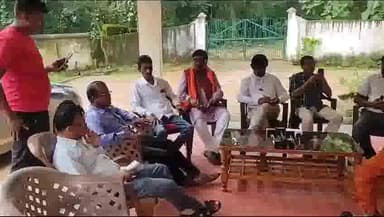 पखांजूर: ओडिशा से आए BJP विधायक शंकर ओराम का अंतागढ़ विधानसभा क्षेत्र में अंतिम दौरा, वन विभाग रेस्ट हाउस में हुई प्रेस वार्ता