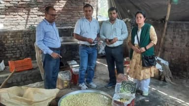 रामपुर: जिले में रक्षाबंधन को लेकर DM के निर्देश पर खाद्य सुरक्षा एवं औषधि प्रशासन ने मिलावटखोरी रोकने के लिए की छापेमारी