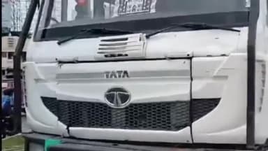 प्रयागराज: बैरहना में तेज रफ्तार डंफर ने बाइक सवार पति-पत्नी को मारी टक्कर,पति की मौके पर हुई मौत बाइक पर बैठी महिला हुई घायल